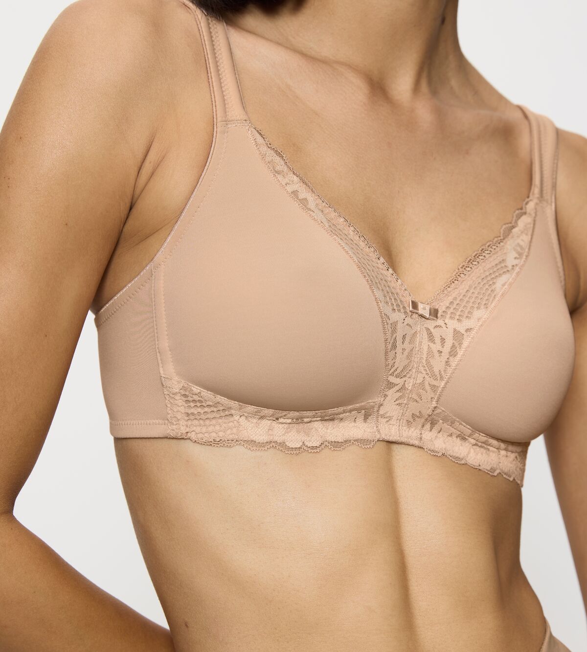 טריומף חזייה תחרה – Triumph Modern Lace+Cotton N