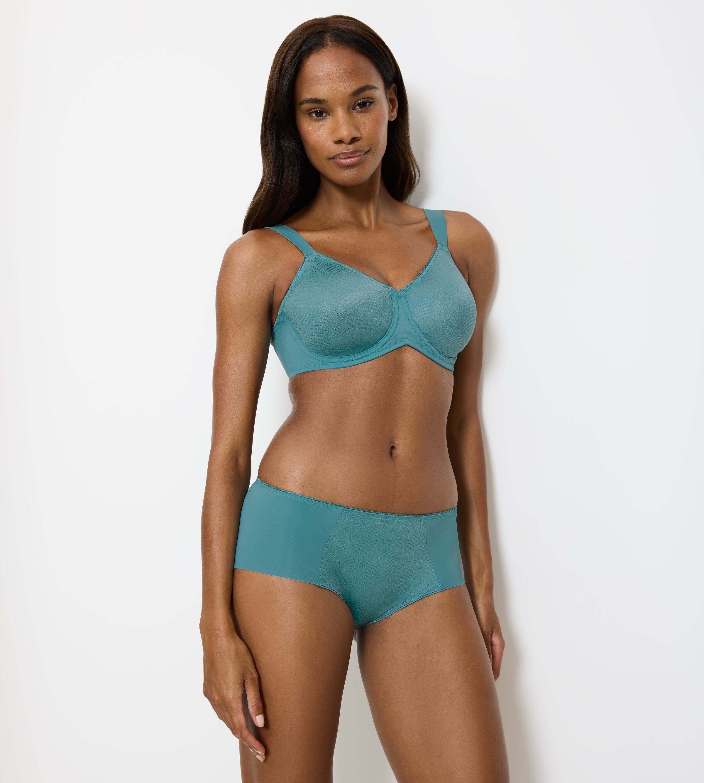 טריומף חזיית מינימייזר – Triumph Essential Minimizer T W X