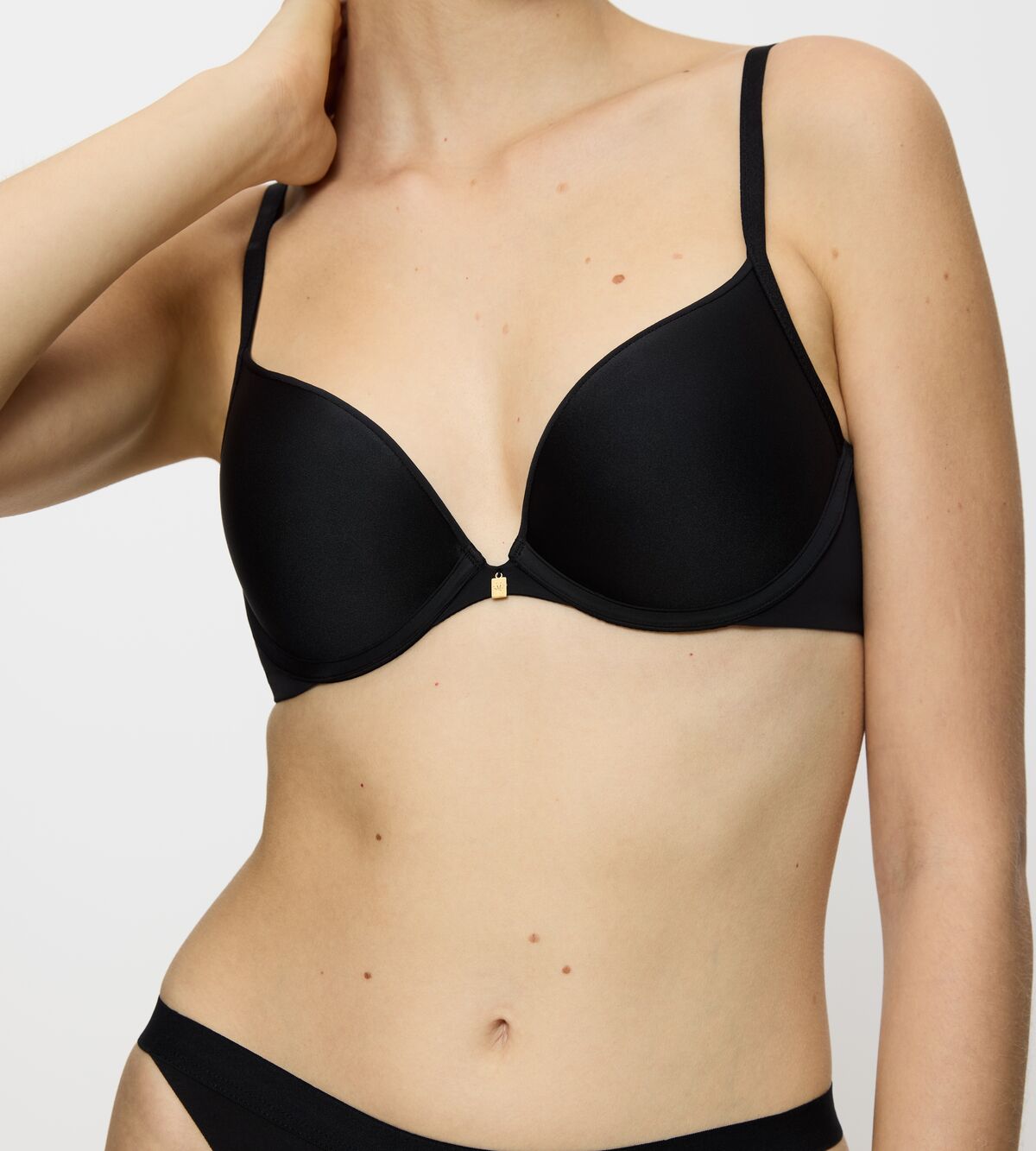 טריומף חזייה פוש אפ – Triumph Body Make-Up Essentials WHU