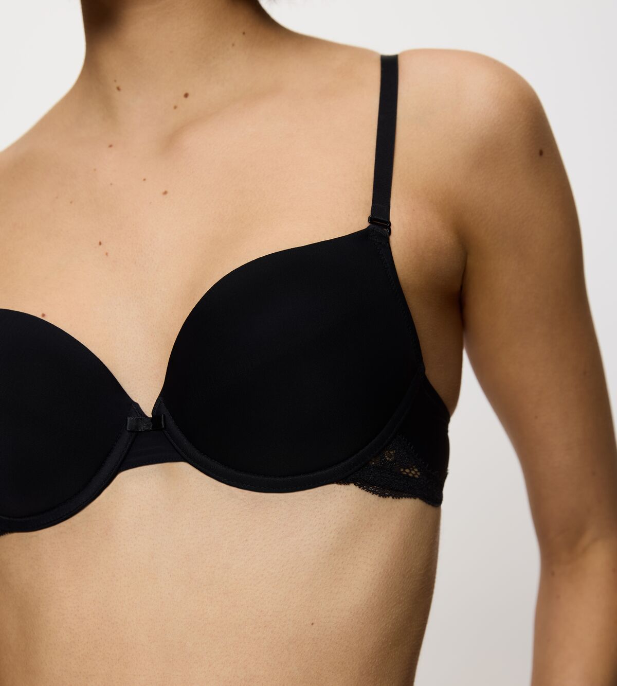 טריומף חזייה פוש אפ – Triumph Lovely Micro WHUM