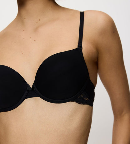 טריומף חזייה פוש אפ – Triumph Lovely Micro WHUM