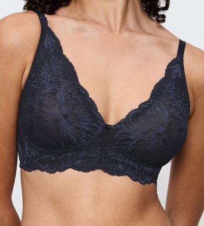 טריומף חזיית תחרה – Triump Amourette Charm Conscious N03