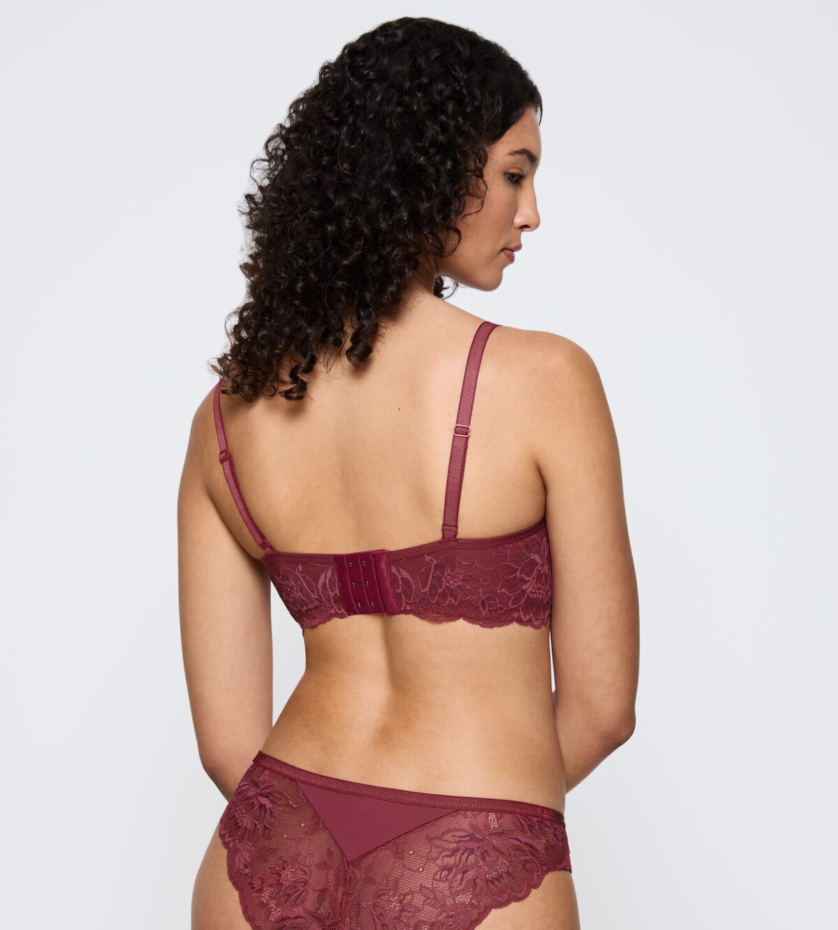 טריומף חזיית תחרה – Triump Amourette Charm Conscious N03